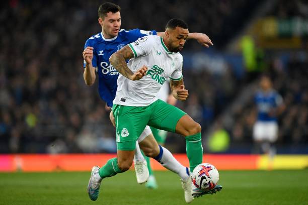 因伤病而短 因伤病而短